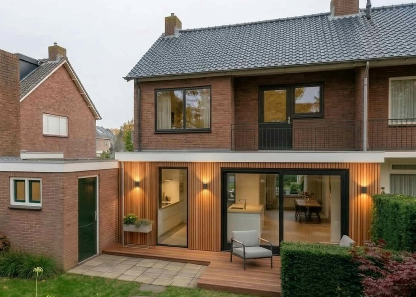 Aanbouw en verbouwing twee-onder-een-kapwoning